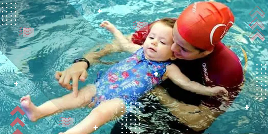 آموزش شنا به نوزادان چگونه و در چه زمانی ممکن است؟